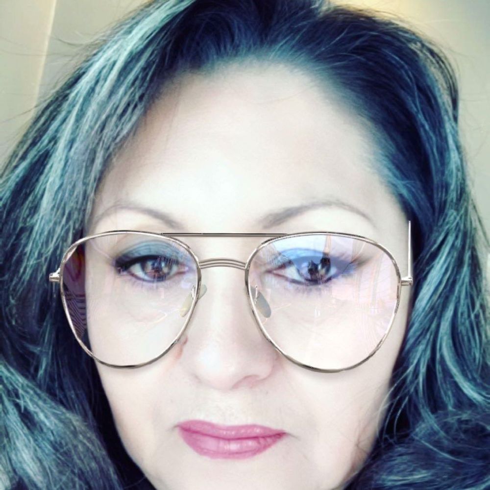 Meet your Posher, Ana maria